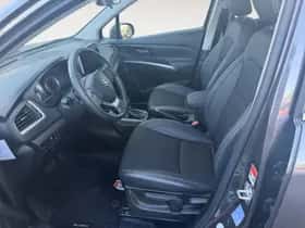 Suzuki S-Cross (2024) thumbnail 9