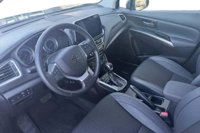 Suzuki S-Cross (2024) thumbnail 10