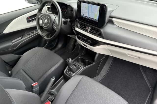 Suzuki Swift (2025) thumbnail 14