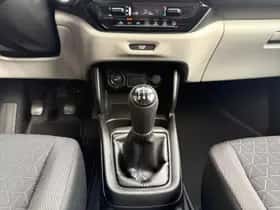 Suzuki Swift (2025) thumbnail 22