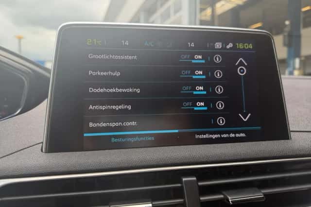 Peugeot 3008 (2020) thumbnail 24