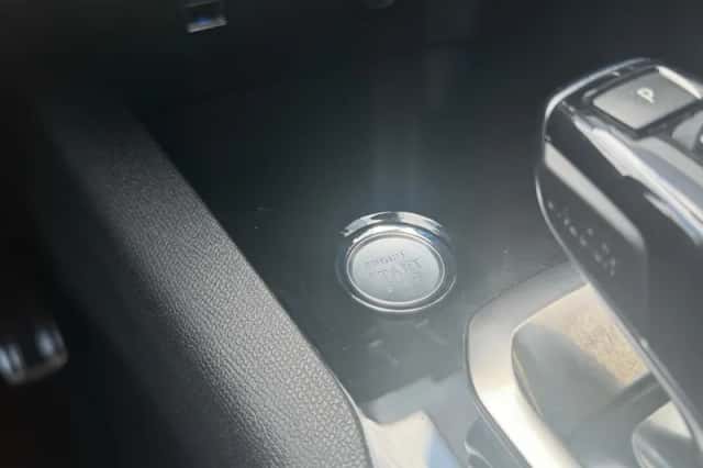 Peugeot 3008 (2020) thumbnail 27