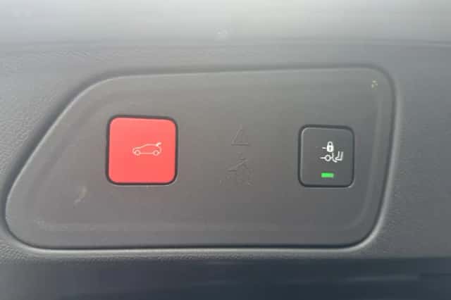Peugeot 3008 (2020) thumbnail 30