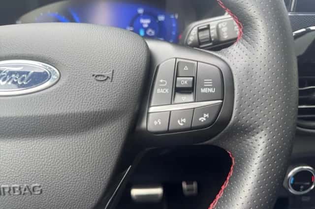 Ford Kuga (2023) thumbnail 15