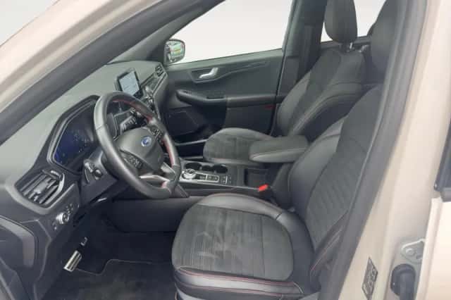 Ford Kuga (2023) thumbnail 9