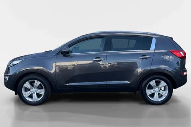 Kia Sportage (2012) thumbnail 2