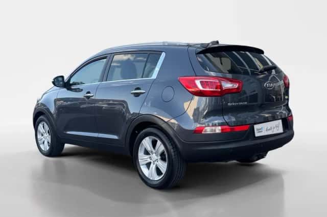Kia Sportage (2012) thumbnail 3