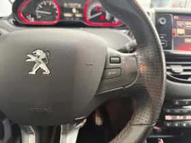 Peugeot 2008 (2016) thumbnail 16