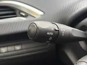 Peugeot 2008 (2016) thumbnail 18