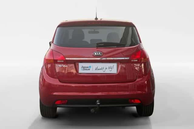 Kia Venga (2016) thumbnail 4