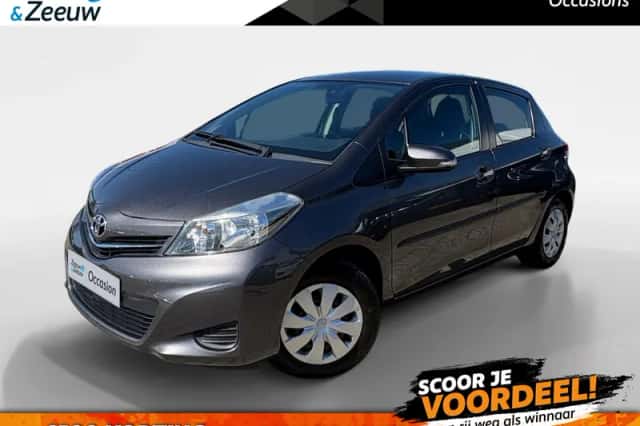 Toyota Yaris (2012) thumbnail 1