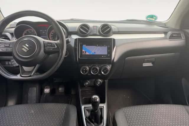 Suzuki Swift (2018) thumbnail 14