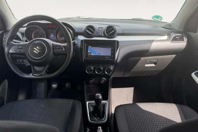 Suzuki Swift (2018) thumbnail 22