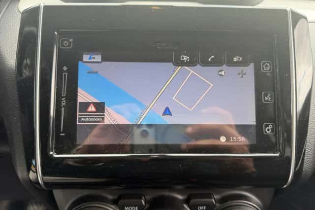 Suzuki Swift (2018) thumbnail 24