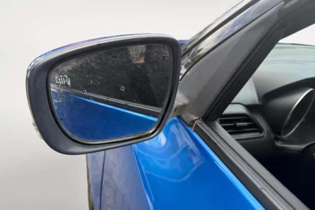 Suzuki Swift (2018) thumbnail 9