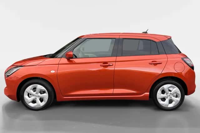 Suzuki Swift (2025) thumbnail 2