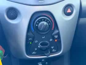 Peugeot 108 (2015) thumbnail 19