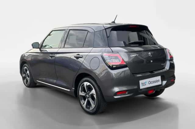 Suzuki Swift (2025) thumbnail 2