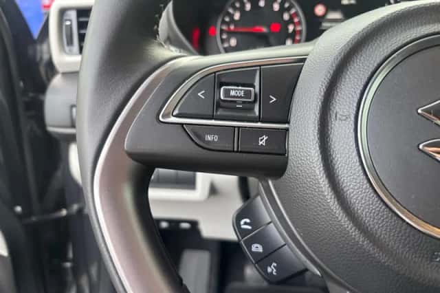 Suzuki Swift (2025) thumbnail 9