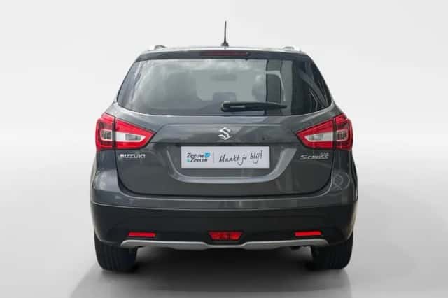 Suzuki S-Cross (2019) thumbnail 4