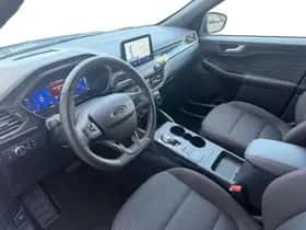 Ford Kuga (2023) thumbnail 10