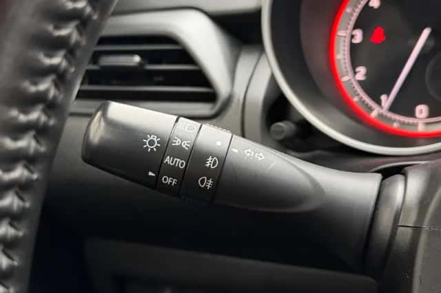 Suzuki Swift (2021) thumbnail 17