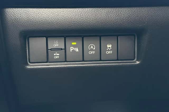Suzuki Swift (2021) thumbnail 18
