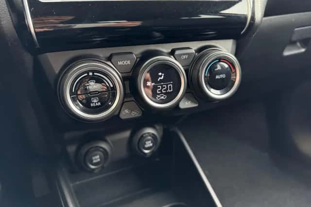 Suzuki Swift (2021) thumbnail 23