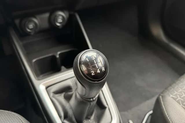 Suzuki Swift (2021) thumbnail 24