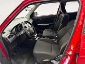 Suzuki Swift (2021) thumbnail 9