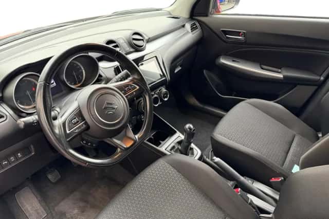 Suzuki Swift (2021) thumbnail 10