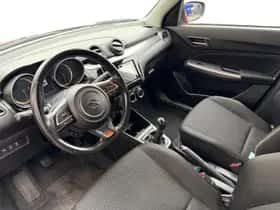 Suzuki Swift (2021) thumbnail 10