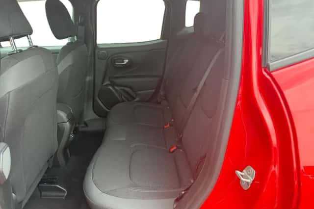 Jeep Renegade (2022) thumbnail 13