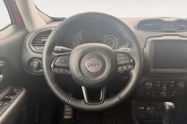 Jeep Renegade (2022) thumbnail 14
