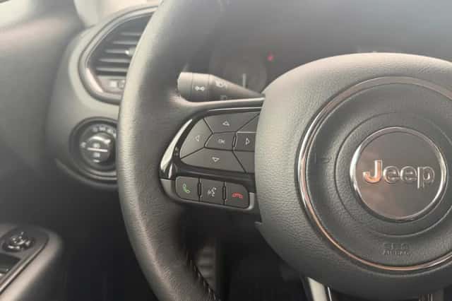Jeep Renegade (2022) thumbnail 15
