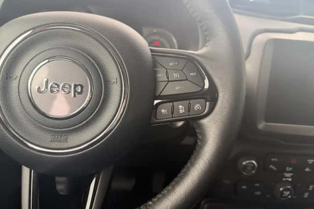 Jeep Renegade (2022) thumbnail 16