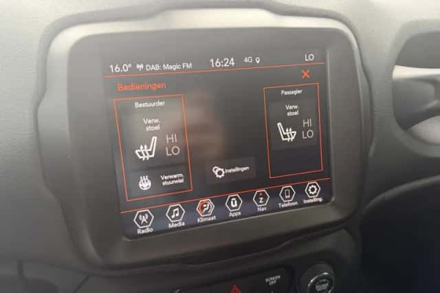 Jeep Renegade (2022) thumbnail 21