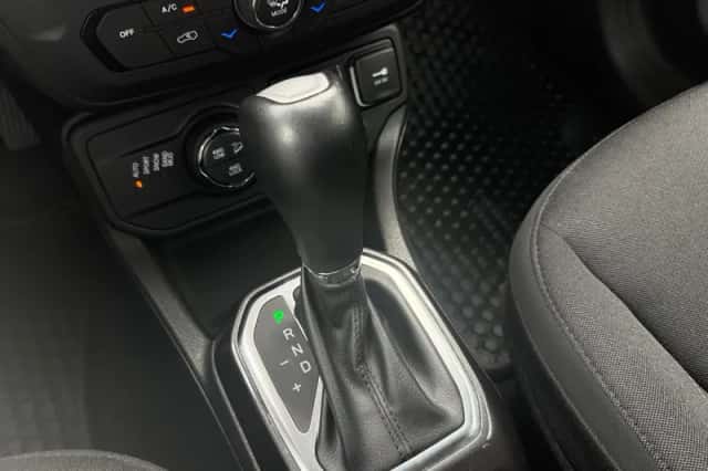 Jeep Renegade (2022) thumbnail 24
