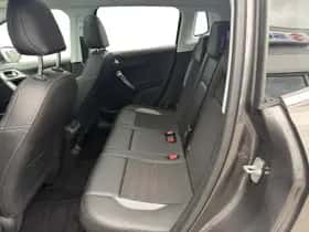 Peugeot 2008 (2017) thumbnail 14