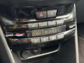 Peugeot 2008 (2017) thumbnail 23