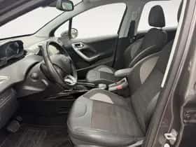 Peugeot 2008 (2017) thumbnail 9