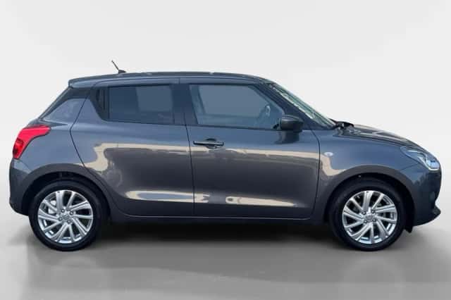 Suzuki Swift (2022) thumbnail 6