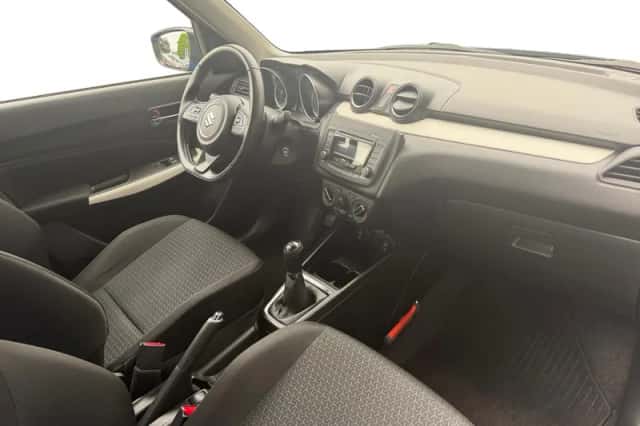 Suzuki Swift (2021) thumbnail 11
