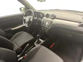 Suzuki Swift (2021) thumbnail 11