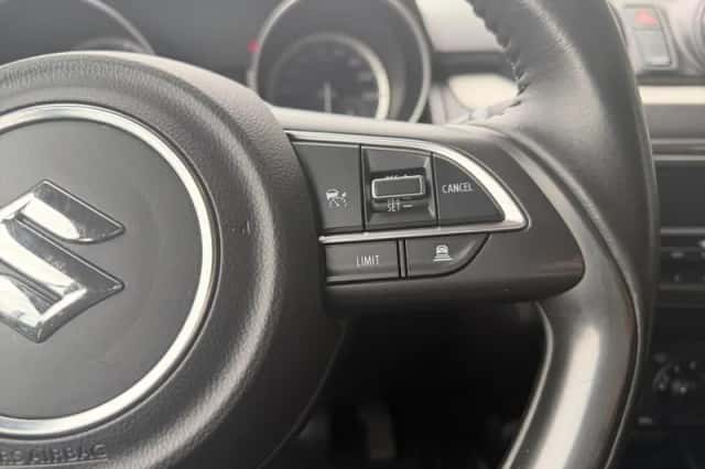 Suzuki Swift (2021) thumbnail 16