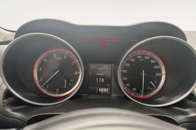 Suzuki Swift (2021) thumbnail 17