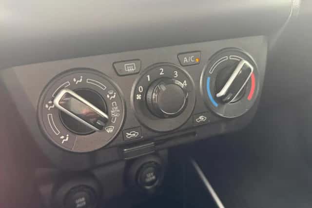 Suzuki Swift (2021) thumbnail 21