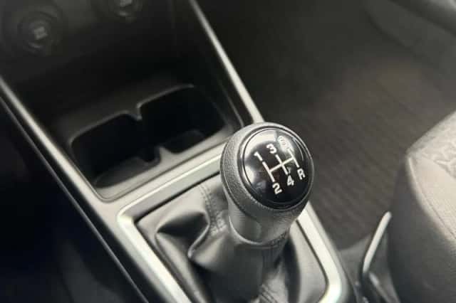 Suzuki Swift (2021) thumbnail 22