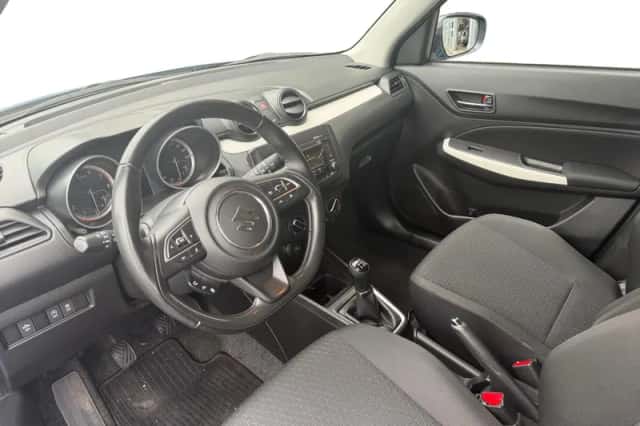 Suzuki Swift (2021) thumbnail 9