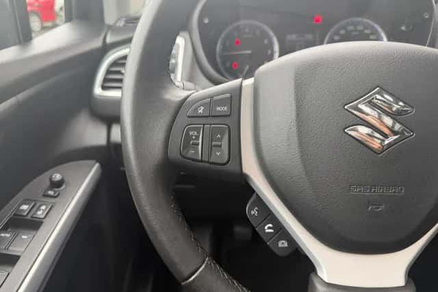 Suzuki S-Cross (2020) thumbnail 15